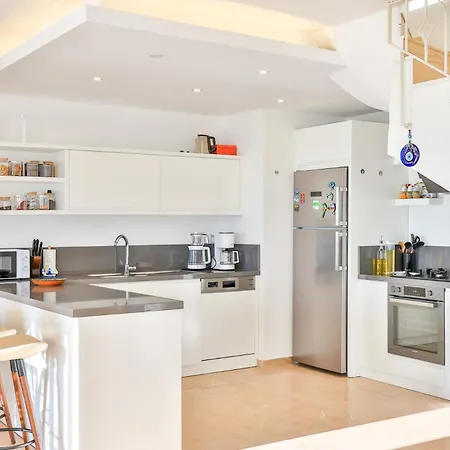 For 4 With Pool Διαμέρισμα *