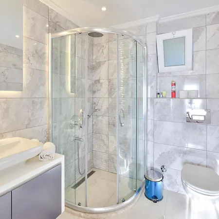 For 4 With Pool Καλκάν