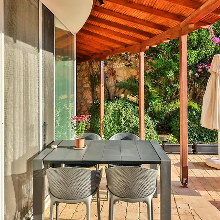 דירה For 4 With Pool קלקן