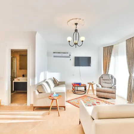 For 4 With Pool Apartamento Kalkan